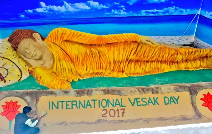 Tạo tượng Phật cát dài nhất thế giới nhân Ngày Vesak